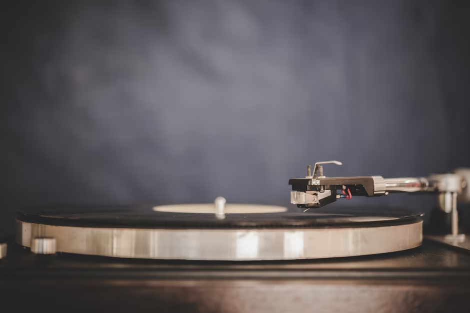 What are the Primary Difference between CDs and Record Players? Joe Audio