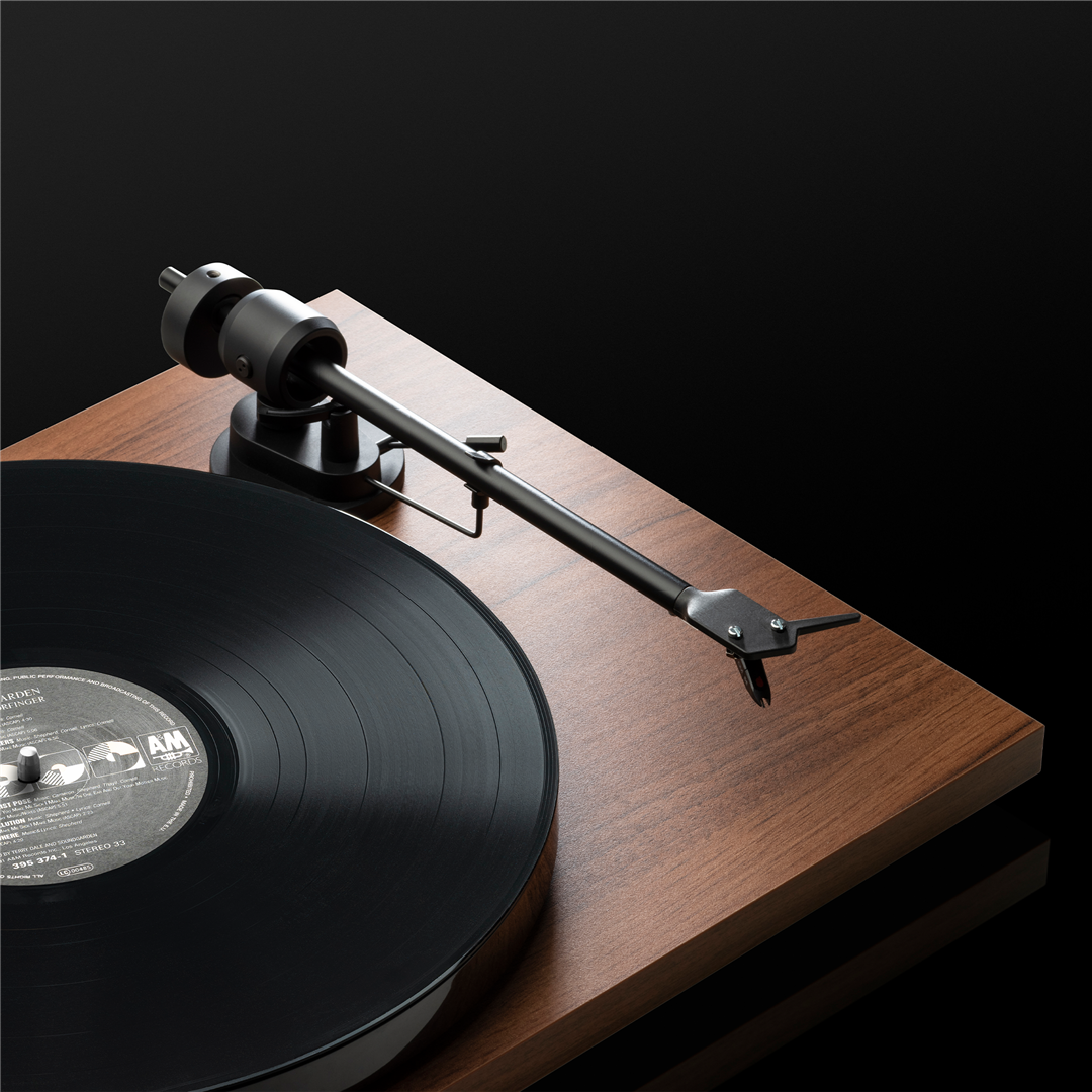 Best Plug And Play Turntable Pro-Ject E1 BT Plug & Play Turntable – Joe Audio
